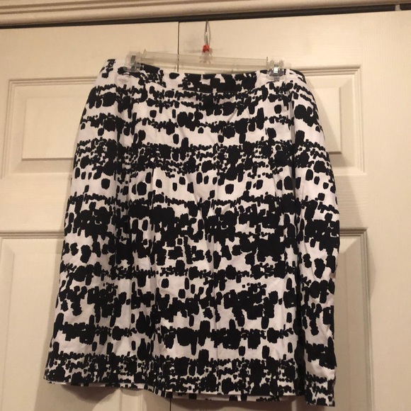 212 Collection Dresses & Skirts - 212 Collection Size 18 Full Skirt Black and White Print